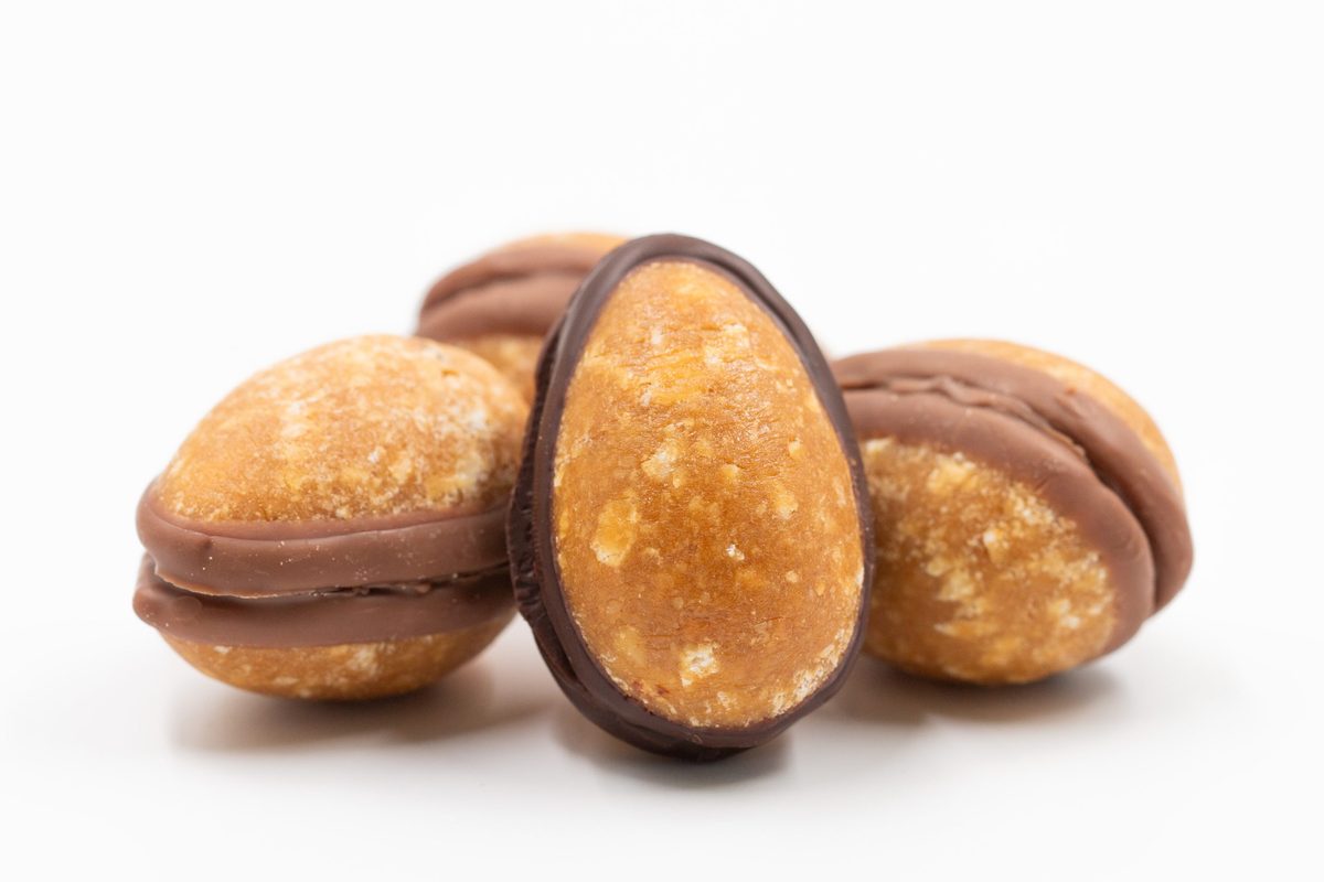 Chocolate macarons